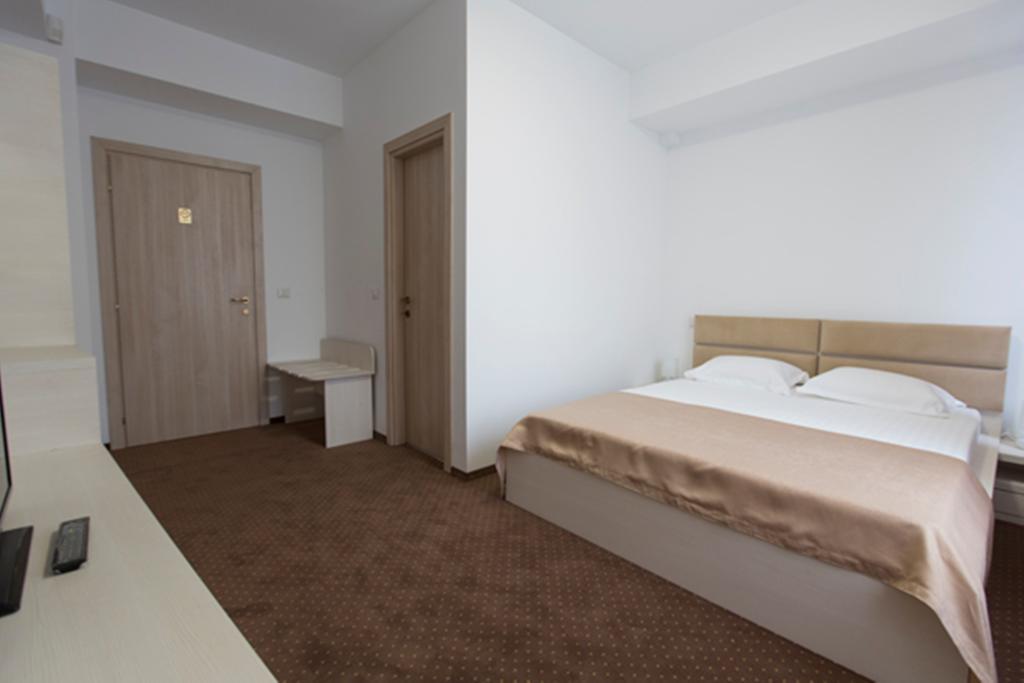 Hotel Thomas Bucureşti Ngoại thất bức ảnh