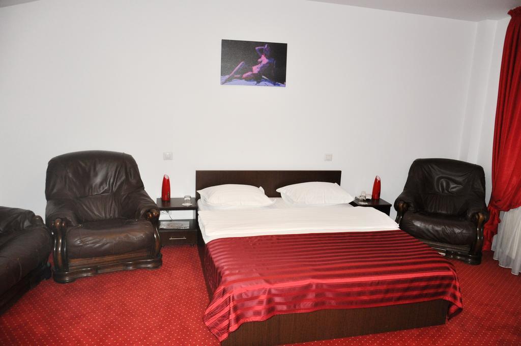 Hotel Thomas Bucureşti Ngoại thất bức ảnh