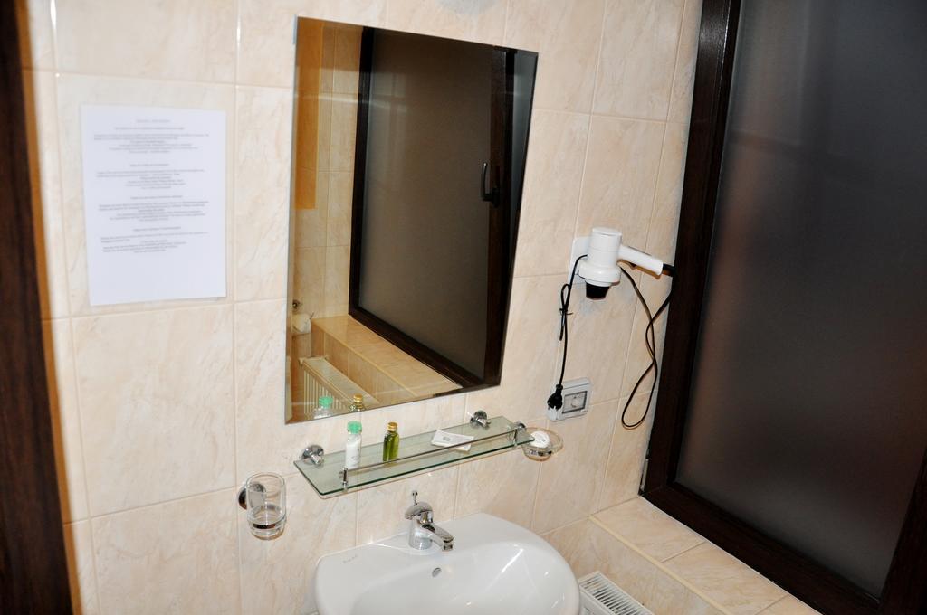 Hotel Thomas Bucureşti Ngoại thất bức ảnh